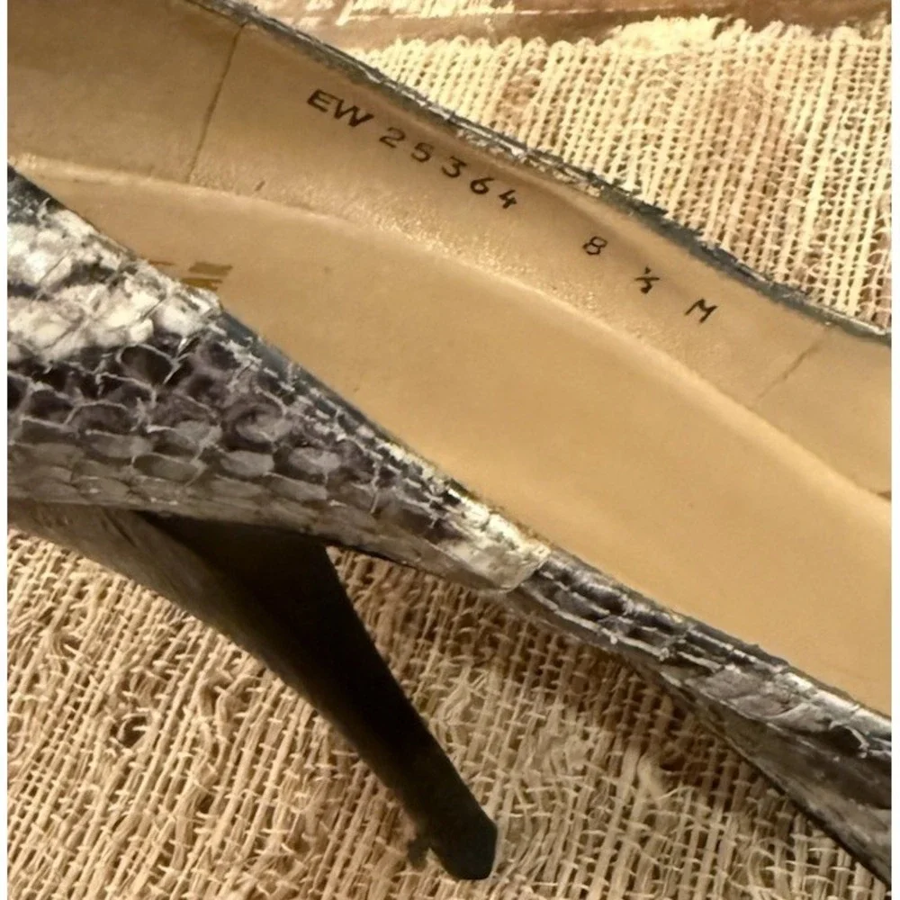 Stuart Weitzman Genuine Grey Snakeskin Stiletto Heels‎ Pointed Toe Size 8.5M